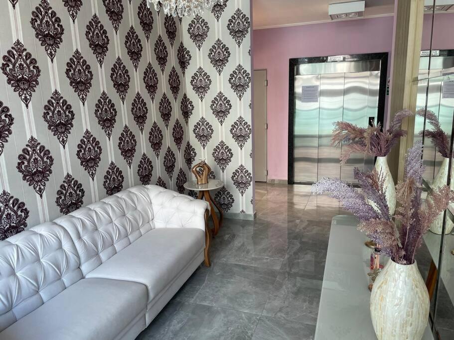 Com Suite+vaga+wi-fi Menos De 90 Mts Da *